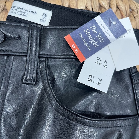 Abercrombie & Fitch Curve Love Vegan Leather 90s Straight Pant - Picture 7 of 10